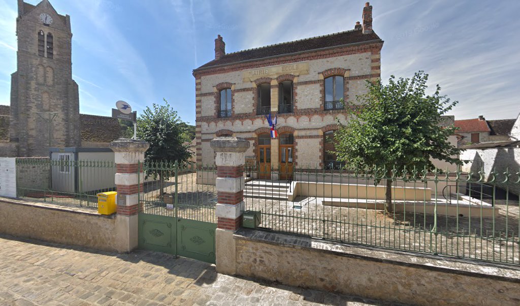 Retrouvez toutes les informations de contacts et horaires d&rsquo;ouverture pour La Poste Agence Communale VIDELLES Mairie situé à Videlles dans le département Essonne (91). Pour effectuer envoyer vos colis (colissimo, chronopost, suivi colis), une gestion bancaire (banque postal, French Bank), [&hellip;]