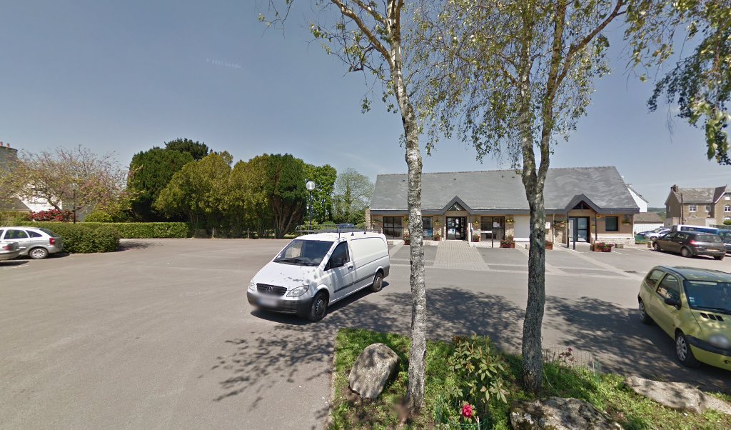 Retrouvez toutes les informations de contacts et horaires d&rsquo;ouverture pour La Poste Agence Communale QUEMENEVEN Mairie situé à Quemeneven dans le département Finistère (29). Pour effectuer envoyer vos colis (colissimo, chronopost, suivi colis), une gestion bancaire (banque postal, French Bank), [&hellip;]