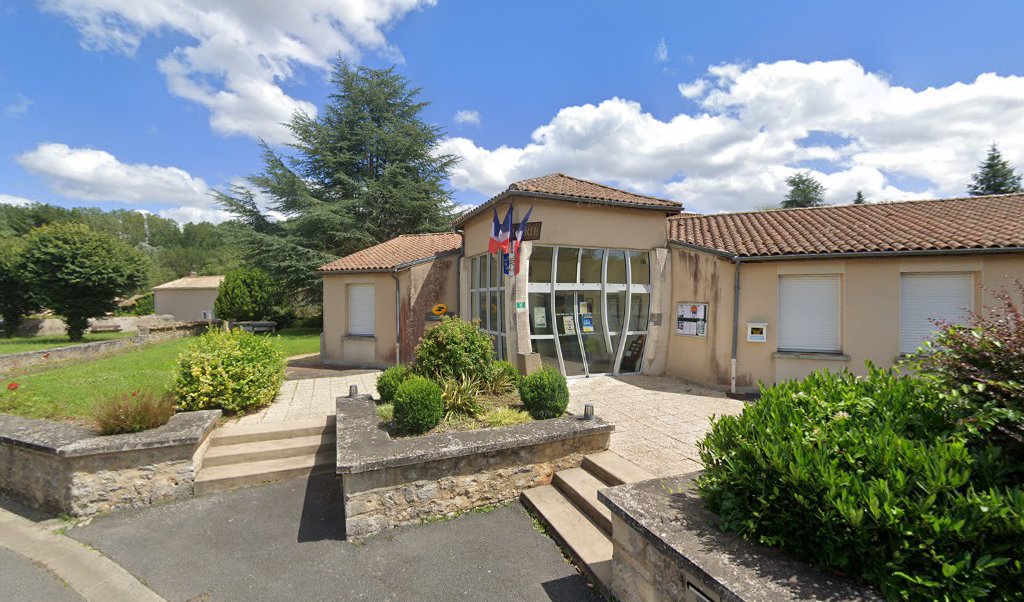 Retrouvez toutes les informations de contacts et horaires d&rsquo;ouverture pour La Poste Agence Communale PAYRE Mairie situé à Payre dans le département Vienne (86). Pour effectuer envoyer vos colis (colissimo, chronopost, suivi colis), une gestion bancaire (banque postal, French Bank), [&hellip;]