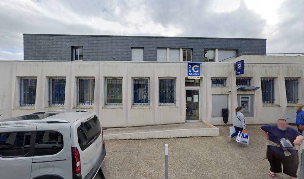 Retrouvez toutes les informations de contacts et horaires d&rsquo;ouverture pour La Poste Espace Clients Pro TULLE PSE situé à Tulle dans le département Corrèze (19). Pour effectuer envoyer vos colis (colissimo, chronopost, suivi colis), une gestion bancaire (banque postal, French [&hellip;]