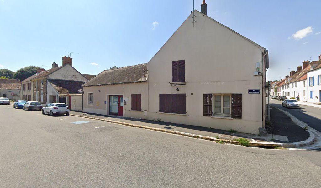 Retrouvez toutes les informations de contacts et horaires d&rsquo;ouverture pour La Poste Agence Communale CHAMPEAUX Mairie situé à Champeaux dans le département Seine-et-Marne (77). Pour effectuer envoyer vos colis (colissimo, chronopost, suivi colis), une gestion bancaire (banque postal, French Bank), [&hellip;]