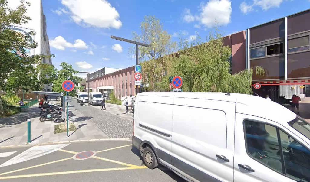 Retrouvez toutes les informations de contacts et horaires d&rsquo;ouverture pour Relais Pickup BUREAU DE POSTE GENNEVILLIERS CTRE situé à Gennevilliers dans le département Hauts-de-Seine (92). Pour effectuer envoyer vos colis (colissimo, chronopost, suivi colis), une gestion bancaire (banque postal, French [&hellip;]