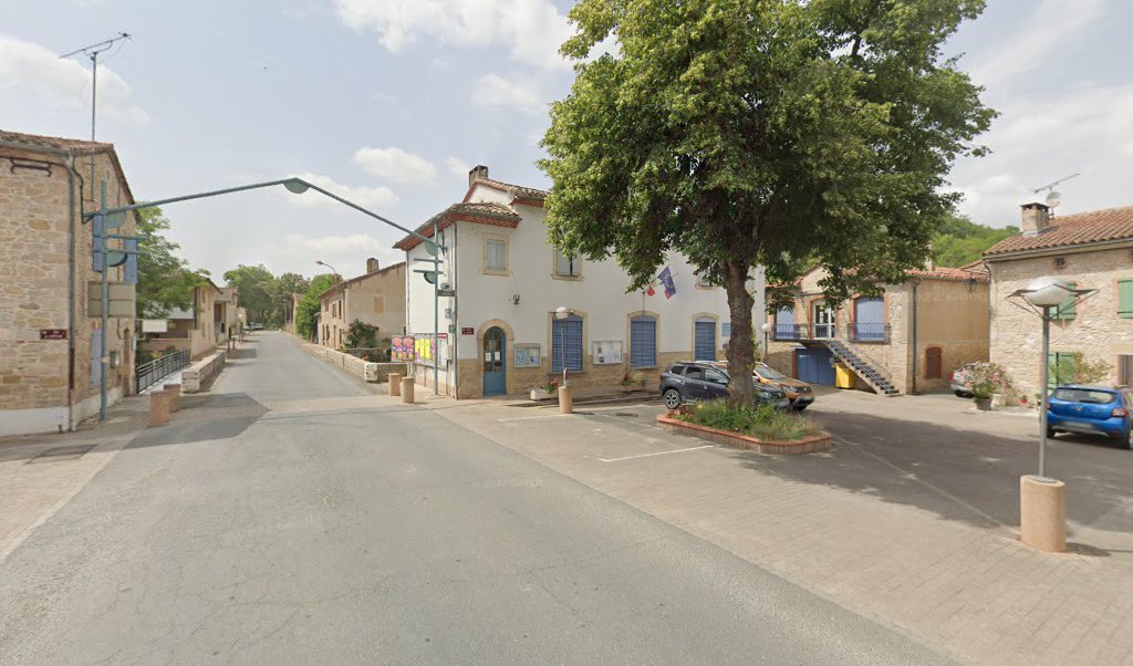 Retrouvez toutes les informations de contacts et horaires d&rsquo;ouverture pour La Poste Agence Communale LOMBERS Mairie situé à Lombers dans le département Tarn (81). Pour effectuer envoyer vos colis (colissimo, chronopost, suivi colis), une gestion bancaire (banque postal, French Bank), [&hellip;]