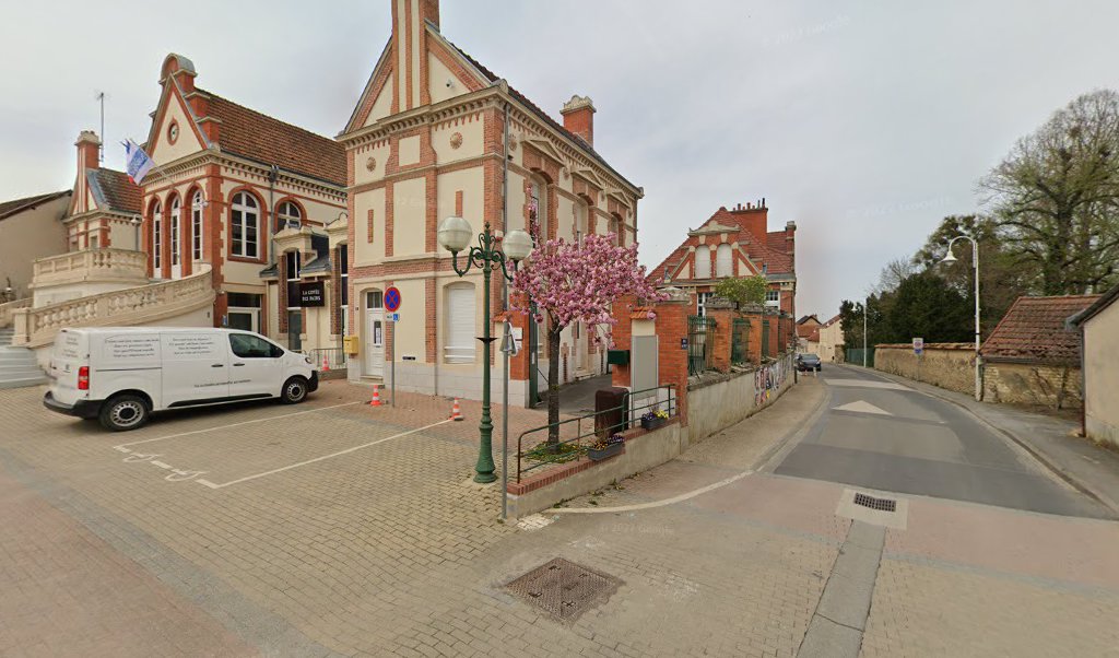 Retrouvez toutes les informations de contacts et horaires d&rsquo;ouverture pour La Poste Agence Communale CHIGNY LES ROSES Mairie situé à Chigny les roses dans le département Marne (51). Pour effectuer envoyer vos colis (colissimo, chronopost, suivi colis), une gestion bancaire [&hellip;]