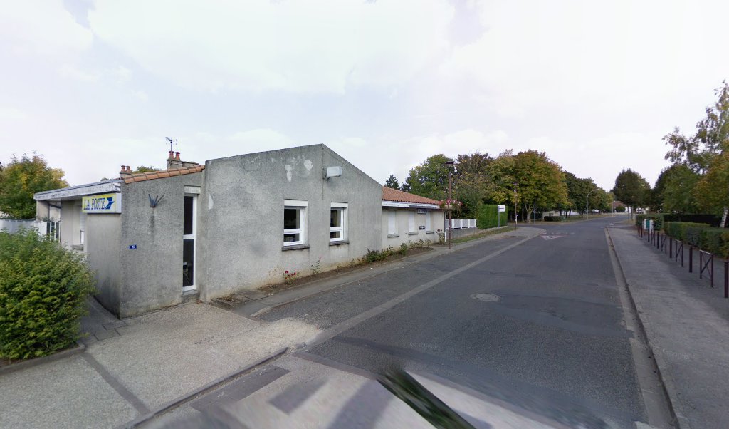 Retrouvez toutes les informations de contacts et horaires d&rsquo;ouverture pour La Poste Agence Communale LA VILLEDIEU DU CLAIN Mairie situé à La villedieu du clain dans le département Vienne (86). Pour effectuer envoyer vos colis (colissimo, chronopost, suivi colis), une [&hellip;]