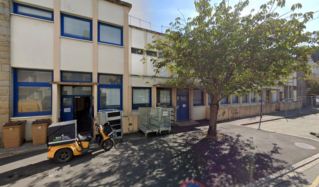 Retrouvez toutes les informations de contacts et horaires d&rsquo;ouverture pour La Poste DINARD situé à Dinard dans le département Ille-et-Vilaine (35). Pour effectuer envoyer vos colis (colissimo, chronopost, suivi colis), une gestion bancaire (banque postal, French Bank), votre courrier (suivi [&hellip;]