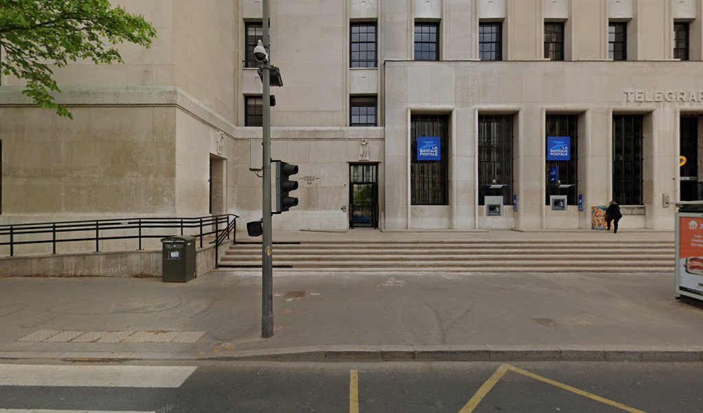 Retrouvez toutes les informations de contacts et horaires d&rsquo;ouverture pour La Poste LYON BELLECOUR situé à Lyon dans le département Rhône (69). Pour effectuer envoyer vos colis (colissimo, chronopost, suivi colis), une gestion bancaire (banque postal, French Bank), votre courrier [&hellip;]