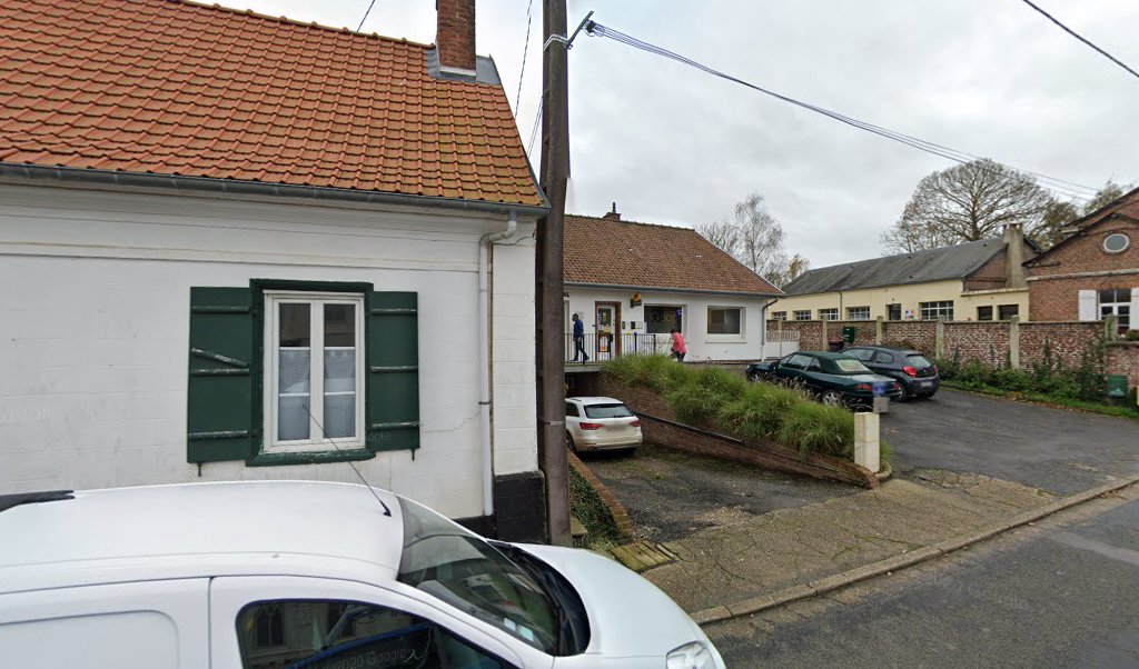 Retrouvez toutes les informations de contacts et horaires d&rsquo;ouverture pour La Poste Agence Communale VRON Mairie situé à Vron dans le département Somme (80). Pour effectuer envoyer vos colis (colissimo, chronopost, suivi colis), une gestion bancaire (banque postal, French Bank), [&hellip;]