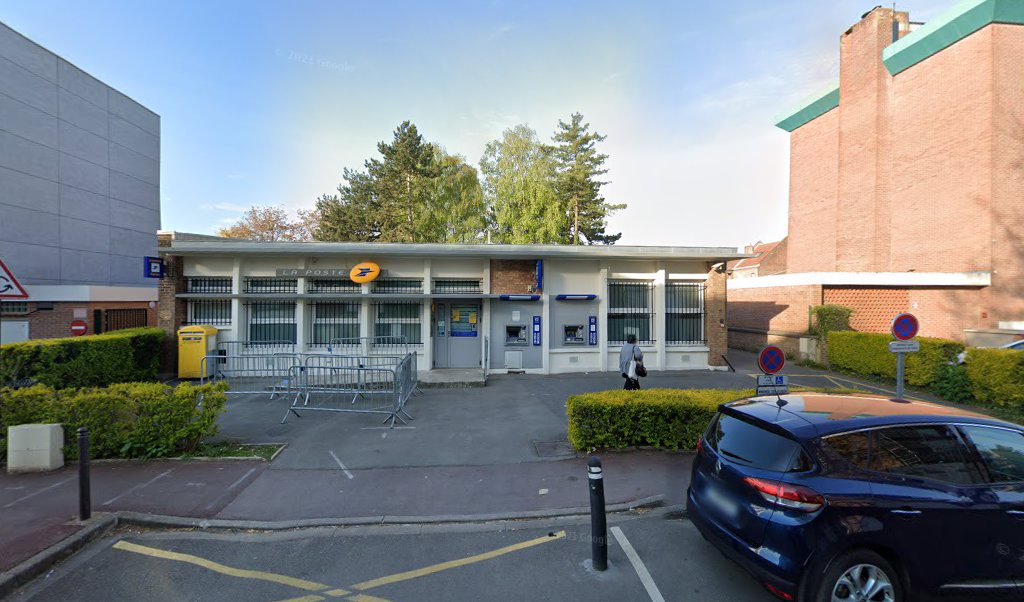 Retrouvez toutes les informations de contacts et horaires d&rsquo;ouverture pour La Poste DOUAI POLYGONE situé à Douai dans le département Nord (59). Pour effectuer envoyer vos colis (colissimo, chronopost, suivi colis), une gestion bancaire (banque postal, French Bank), votre courrier [&hellip;]