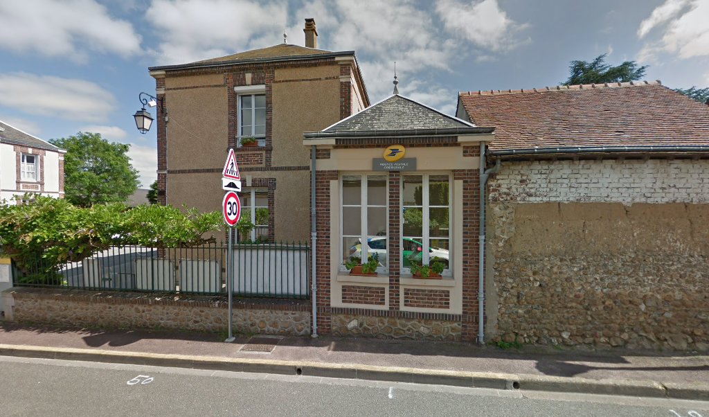 Retrouvez toutes les informations de contacts et horaires d&rsquo;ouverture pour La Poste Agence Communale DANGEAU Mairie situé à Dangeau dans le département Eure-et-Loir (28). Pour effectuer envoyer vos colis (colissimo, chronopost, suivi colis), une gestion bancaire (banque postal, French Bank), [&hellip;]