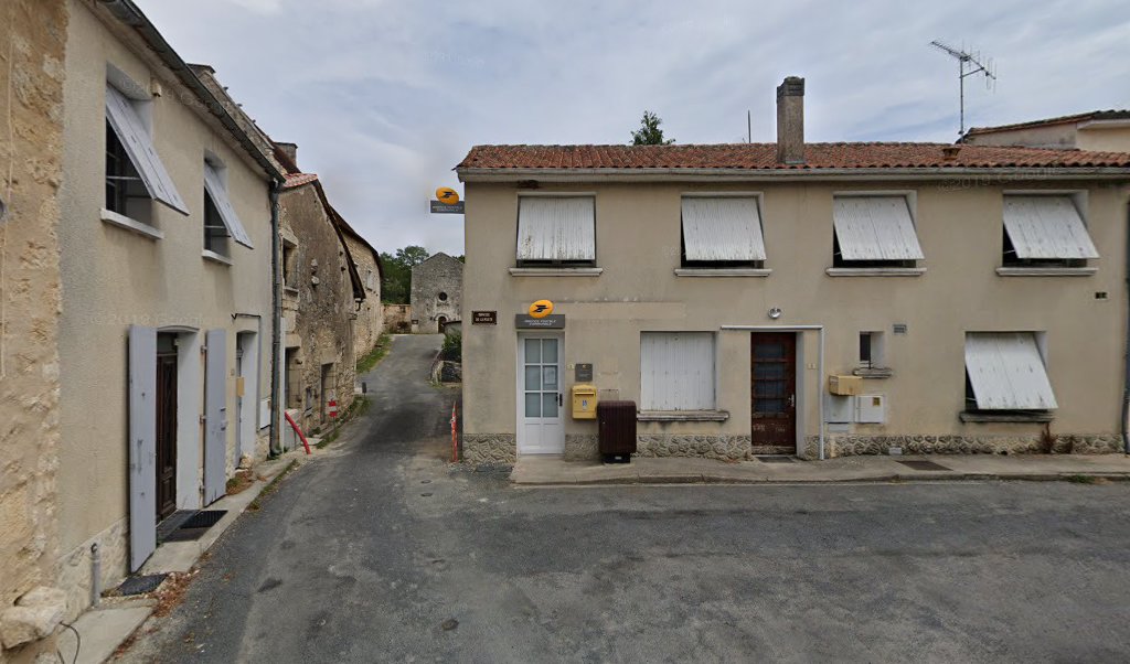 Retrouvez toutes les informations de contacts et horaires d&rsquo;ouverture pour La Poste Agence Communale PRANZAC Mairie situé à Pranzac dans le département Charente (16). Pour effectuer envoyer vos colis (colissimo, chronopost, suivi colis), une gestion bancaire (banque postal, French Bank), [&hellip;]