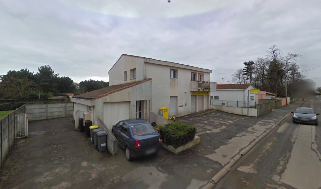 Retrouvez toutes les informations de contacts et horaires d&rsquo;ouverture pour La Poste GENESTON situé à Geneston dans le département Loire-Atlantique (44). Pour effectuer envoyer vos colis (colissimo, chronopost, suivi colis), une gestion bancaire (banque postal, French Bank), votre courrier (suivi [&hellip;]