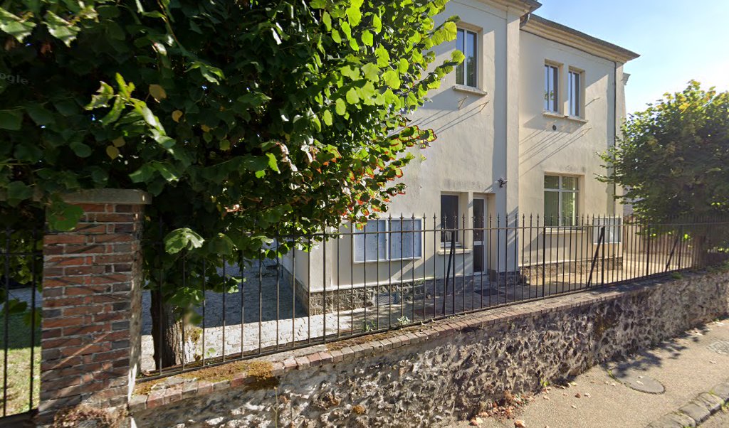 Retrouvez toutes les informations de contacts et horaires d&rsquo;ouverture pour La Poste Agence Communale CERNAY LA VILLE Mairie situé à Cernay la ville dans le département Yvelines (78). Pour effectuer envoyer vos colis (colissimo, chronopost, suivi colis), une gestion bancaire [&hellip;]