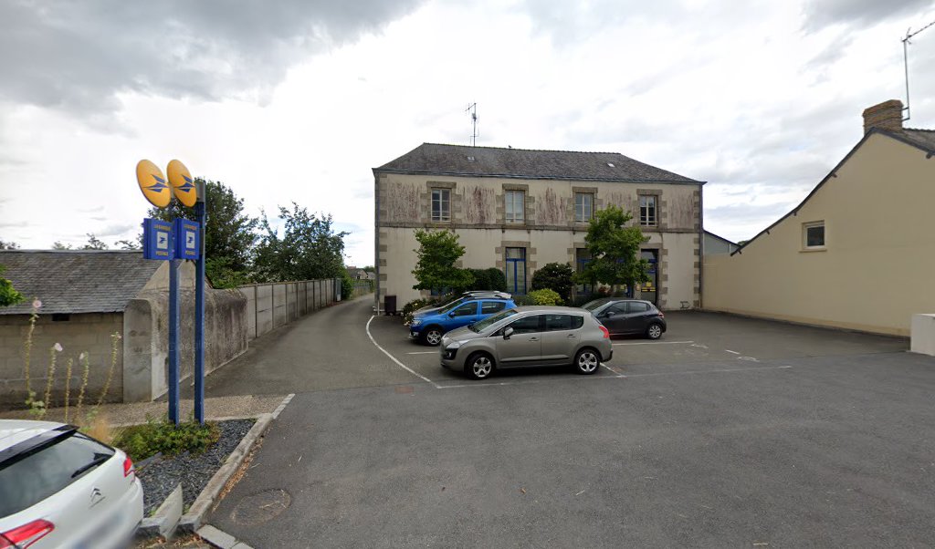 Retrouvez toutes les informations de contacts et horaires d&rsquo;ouverture pour La Poste JAVRON LES CHAPELLES situé à Javron les chapelles dans le département Mayenne (53). Pour effectuer envoyer vos colis (colissimo, chronopost, suivi colis), une gestion bancaire (banque postal, French [&hellip;]