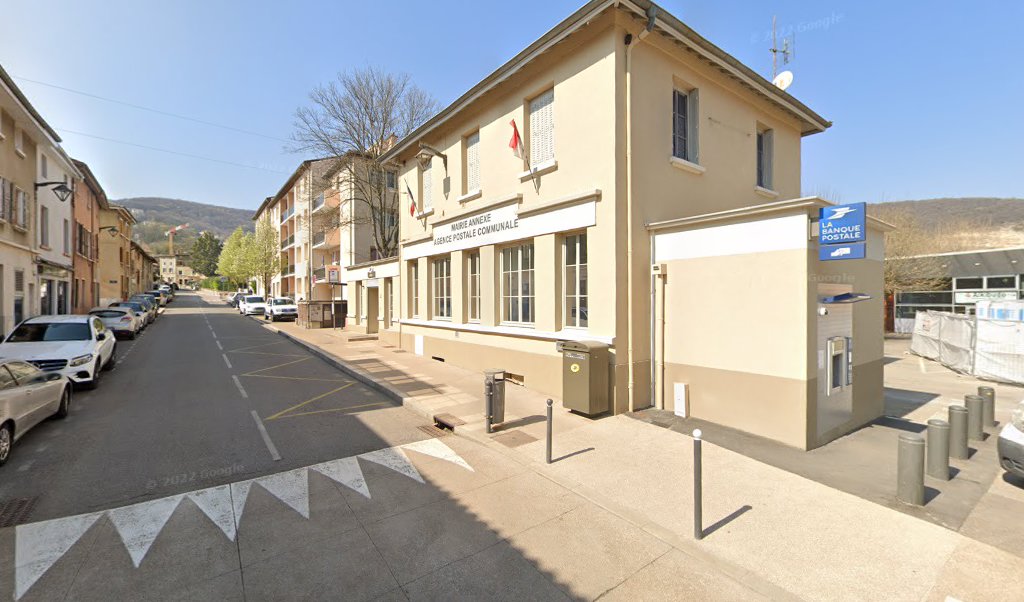 Retrouvez toutes les informations de contacts et horaires d&rsquo;ouverture pour La Poste Agence Communale COUZON AU MONT D OR Mairie situé à Couzon au mont d or dans le département Rhône (69). Pour effectuer envoyer vos colis (colissimo, chronopost, suivi [&hellip;]