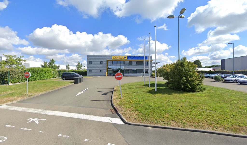 Retrouvez toutes les informations de contacts et horaires d&rsquo;ouverture pour La Poste Espace Clients Pro SEGRE PDC1 situé à Segre en anjou bleu dans le département Maine-et-Loire (49). Pour effectuer envoyer vos colis (colissimo, chronopost, suivi colis), une gestion bancaire [&hellip;]