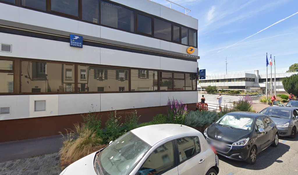 Retrouvez toutes les informations de contacts et horaires d&rsquo;ouverture pour La Poste FONTENAY situé à Fontenay sous bois dans le département Val-de-Marne (94). Pour effectuer envoyer vos colis (colissimo, chronopost, suivi colis), une gestion bancaire (banque postal, French Bank), votre [&hellip;]
