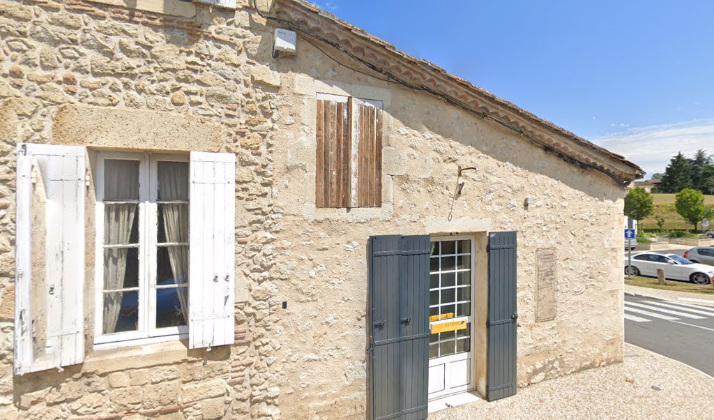 Retrouvez toutes les informations de contacts et horaires d&rsquo;ouverture pour La Poste Agence Communale PONDAURAT Mairie situé à Pondaurat dans le département Gironde (33). Pour effectuer envoyer vos colis (colissimo, chronopost, suivi colis), une gestion bancaire (banque postal, French Bank), [&hellip;]