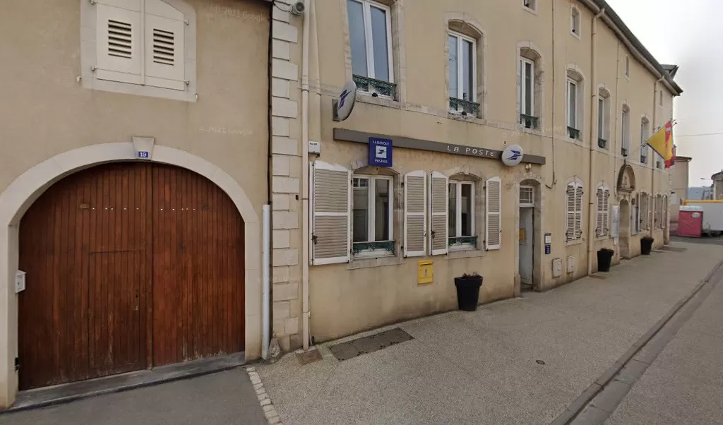 Retrouvez toutes les informations de contacts et horaires d&rsquo;ouverture pour La Poste ROSIERES AUX SALINES situé à Rosieres aux salines dans le département Meurthe-et-Moselle (54). Pour effectuer envoyer vos colis (colissimo, chronopost, suivi colis), une gestion bancaire (banque postal, French [&hellip;]