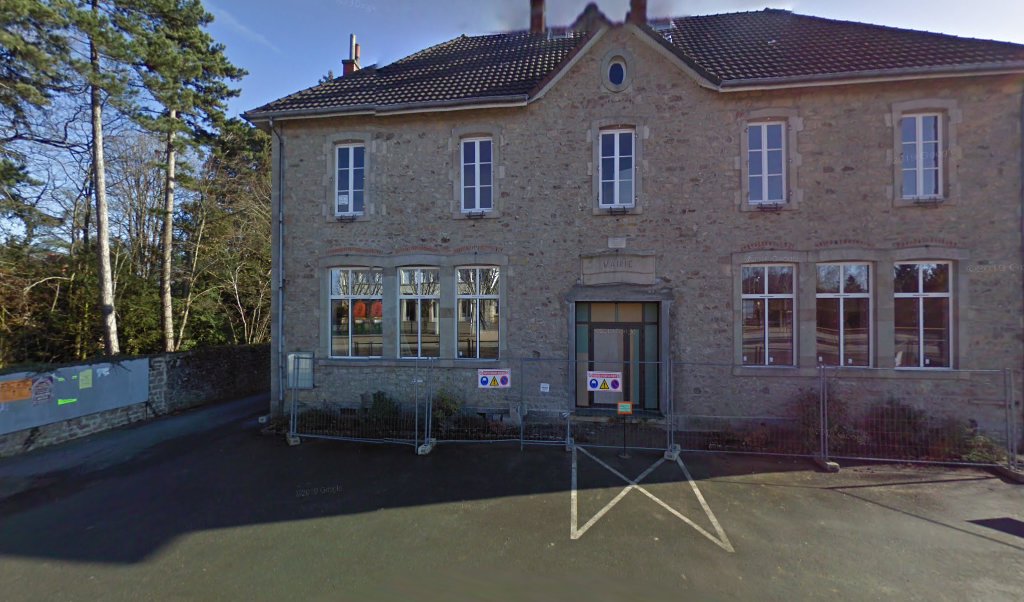 Retrouvez toutes les informations de contacts et horaires d&rsquo;ouverture pour La Poste Agence Communale ST PIERRE DE VARENNES Mairie situé à St pierre de varennes dans le département Saône-et-Loire (71). Pour effectuer envoyer vos colis (colissimo, chronopost, suivi colis), une [&hellip;]