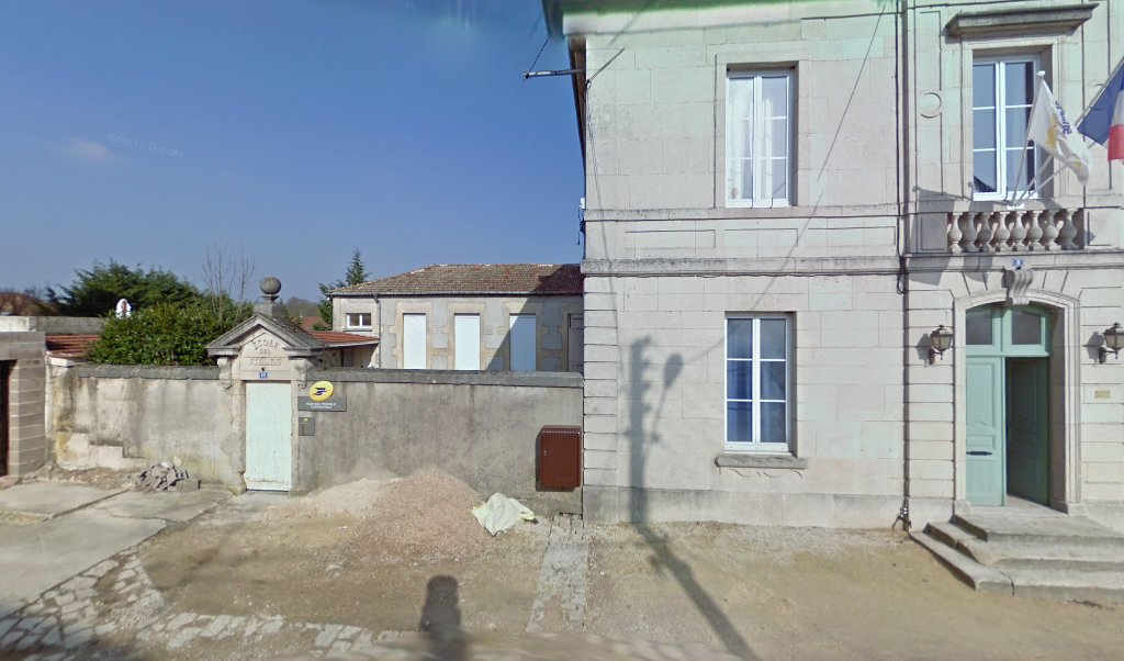 Retrouvez toutes les informations de contacts et horaires d&rsquo;ouverture pour La Poste Agence Communale ANCEMONT Mairie situé à Ancemont dans le département Meuse (55). Pour effectuer envoyer vos colis (colissimo, chronopost, suivi colis), une gestion bancaire (banque postal, French Bank), [&hellip;]
