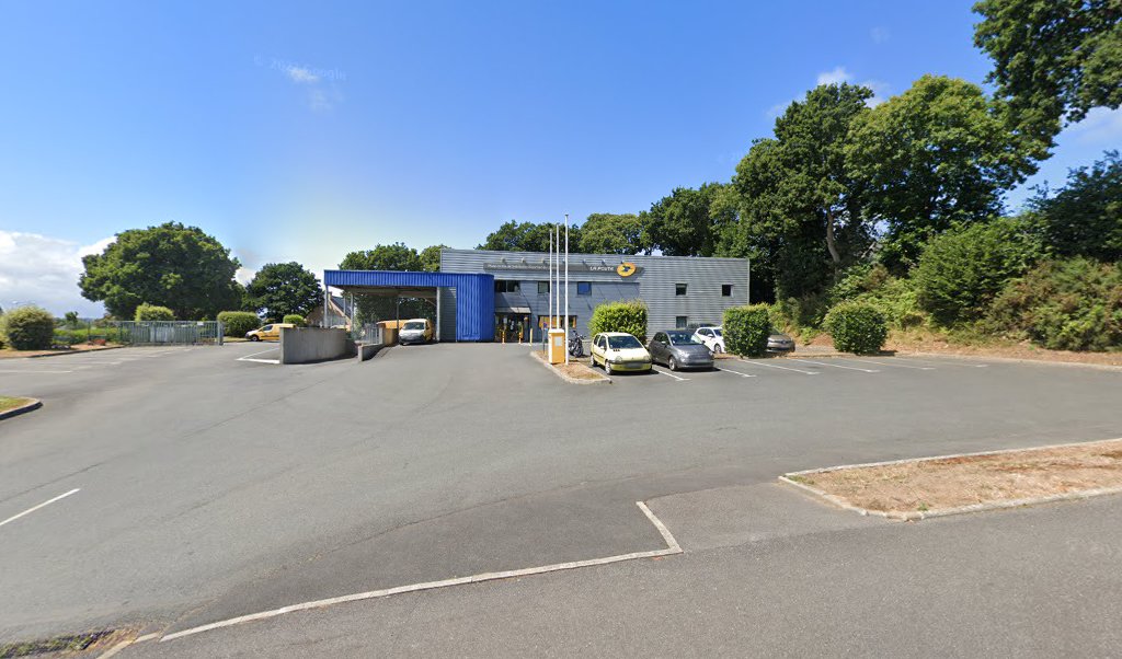 Retrouvez toutes les informations de contacts et horaires d&rsquo;ouverture pour La Poste Espace Clients Pro LANNION PDC1 situé à Lannion dans le département Côtes d&rsquo;Armor (22). Pour effectuer envoyer vos colis (colissimo, chronopost, suivi colis), une gestion bancaire (banque postal, [&hellip;]