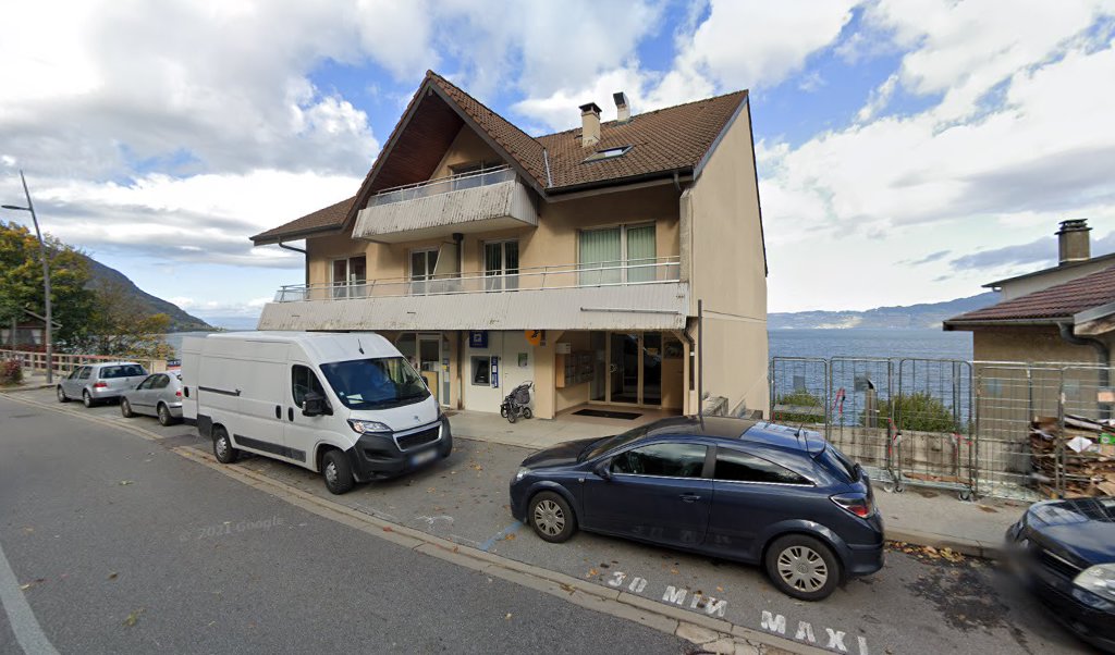 Retrouvez toutes les informations de contacts et horaires d&rsquo;ouverture pour La Poste SAINT GINGOLPH situé à St gingolph dans le département Haute-Savoie (74). Pour effectuer envoyer vos colis (colissimo, chronopost, suivi colis), une gestion bancaire (banque postal, French Bank), votre [&hellip;]