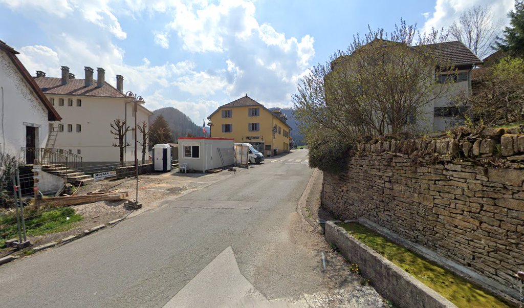 Retrouvez toutes les informations de contacts et horaires d&rsquo;ouverture pour La Poste Agence Communale GOUMOIS Mairie situé à Goumois dans le département Doubs (25). Pour effectuer envoyer vos colis (colissimo, chronopost, suivi colis), une gestion bancaire (banque postal, French Bank), [&hellip;]