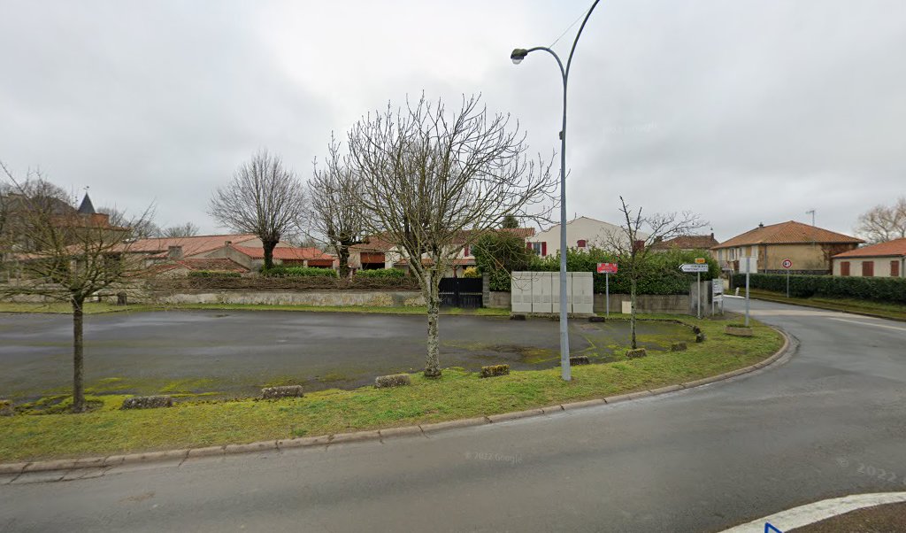 Retrouvez toutes les informations de contacts et horaires d&rsquo;ouverture pour La Poste Relais DOIX LES FONTAINES situé à Doix les fontaines dans le département Vendée (85). Pour effectuer envoyer vos colis (colissimo, chronopost, suivi colis), une gestion bancaire (banque postal, [&hellip;]