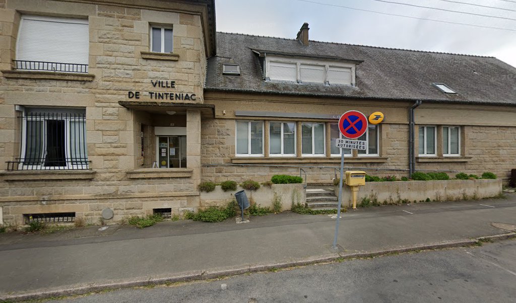 Retrouvez toutes les informations de contacts et horaires d&rsquo;ouverture pour La Poste TINTENIAC situé à Tinteniac dans le département Ille-et-Vilaine (35). Pour effectuer envoyer vos colis (colissimo, chronopost, suivi colis), une gestion bancaire (banque postal, French Bank), votre courrier (suivi [&hellip;]