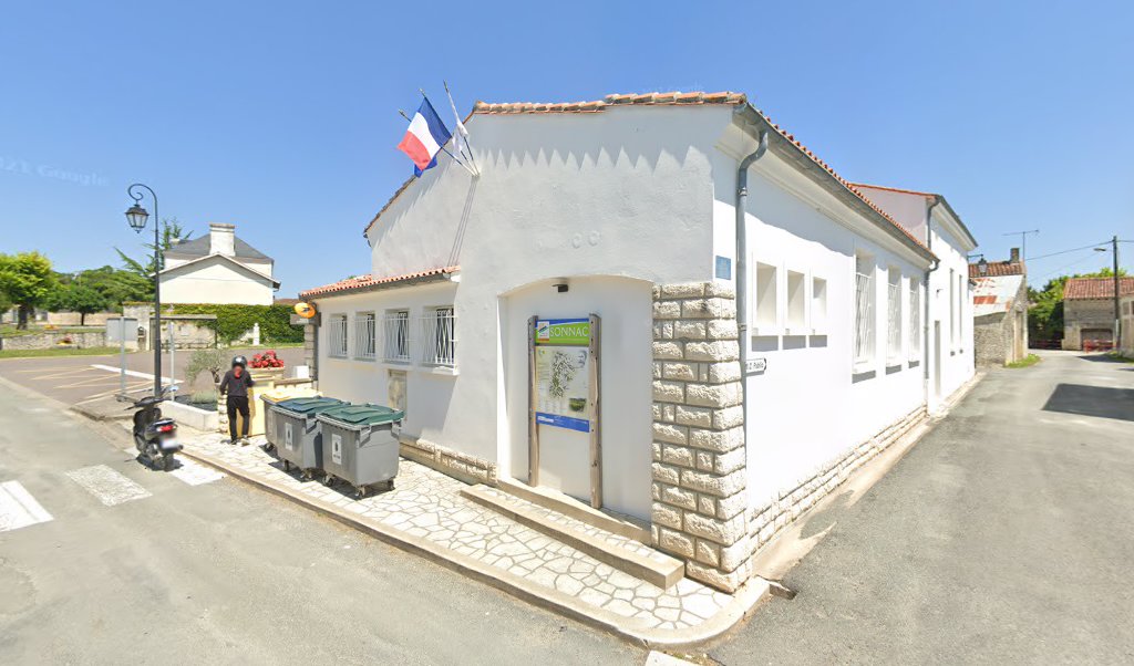 Retrouvez toutes les informations de contacts et horaires d&rsquo;ouverture pour La Poste Agence Communale SONNAC Mairie situé à Sonnac dans le département Charente-Maritime (17). Pour effectuer envoyer vos colis (colissimo, chronopost, suivi colis), une gestion bancaire (banque postal, French Bank), [&hellip;]