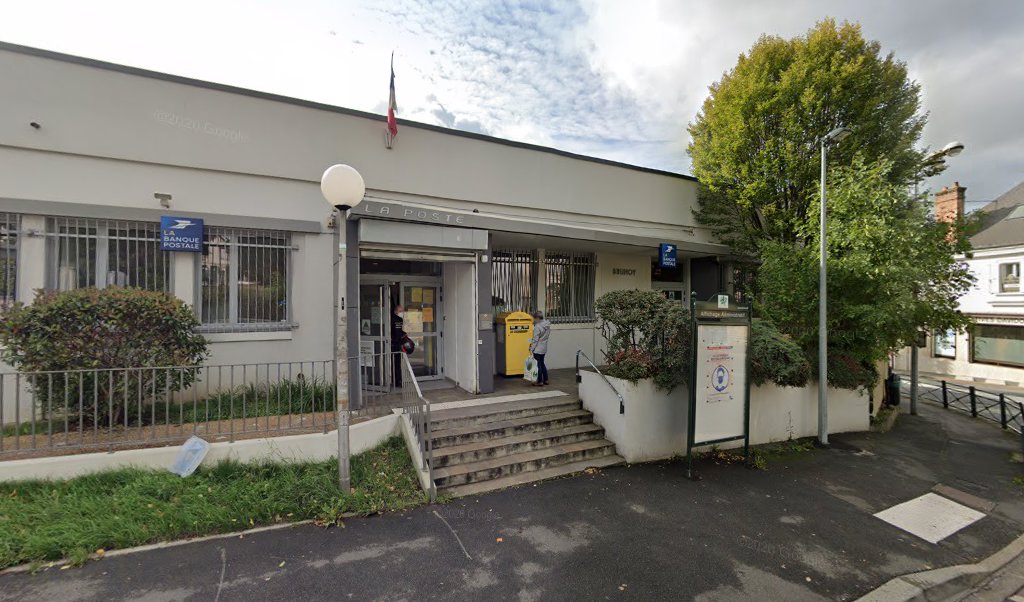 Retrouvez toutes les informations de contacts et horaires d&rsquo;ouverture pour La Poste BRUNOY situé à Brunoy dans le département Essonne (91). Pour effectuer envoyer vos colis (colissimo, chronopost, suivi colis), une gestion bancaire (banque postal, French Bank), votre courrier (suivi [&hellip;]