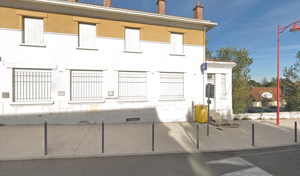 Retrouvez toutes les informations de contacts et horaires d&rsquo;ouverture pour La Poste MONSEMPRON LIBOS situé à Monsempron libos dans le département Lot-et-Garonne (47). Pour effectuer envoyer vos colis (colissimo, chronopost, suivi colis), une gestion bancaire (banque postal, French Bank), votre [&hellip;]