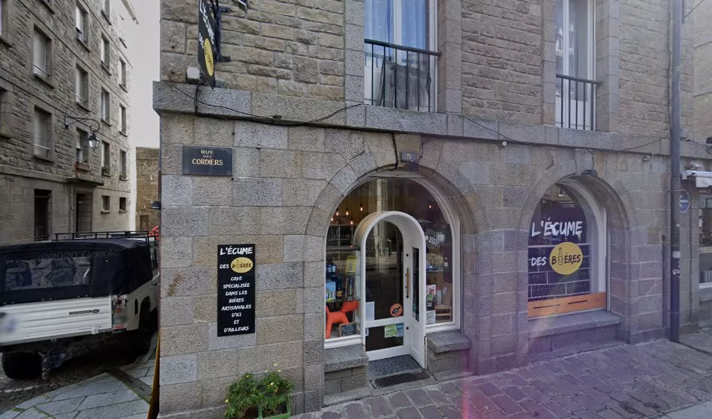 Retrouvez toutes les informations de contacts et horaires d&rsquo;ouverture pour La Poste Relais SAINT MALO ECUME DES BIERES situé à St malo dans le département Ille-et-Vilaine (35). Pour effectuer envoyer vos colis (colissimo, chronopost, suivi colis), une gestion bancaire (banque [&hellip;]