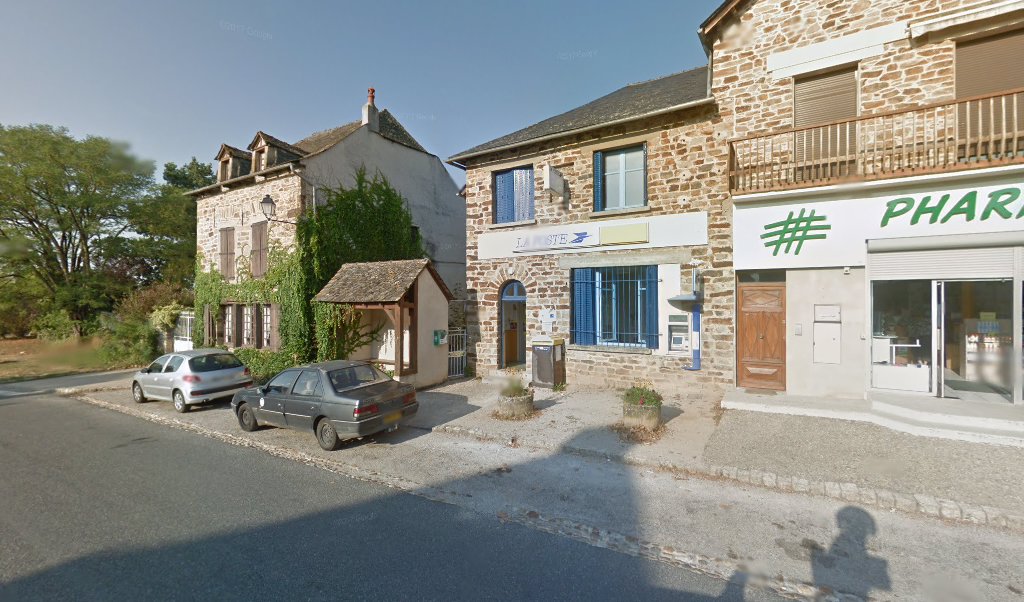 Retrouvez toutes les informations de contacts et horaires d&rsquo;ouverture pour La Poste SAUVETERRE DE ROUERGUE situé à Sauveterre de rouergue dans le département Aveyron (12). Pour effectuer envoyer vos colis (colissimo, chronopost, suivi colis), une gestion bancaire (banque postal, French [&hellip;]