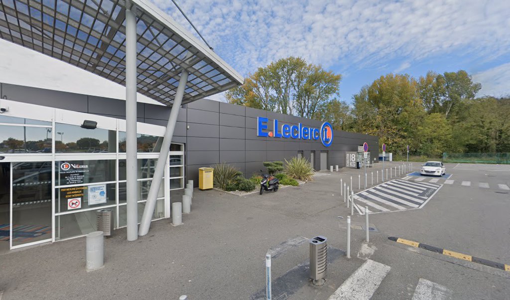 Retrouvez toutes les informations de contacts et horaires d&rsquo;ouverture pour Relais Pickup E LECLERC VILLEMUR SUR TARN situé à Villemur dans le département Haute-Garonne (31). Pour effectuer envoyer vos colis (colissimo, chronopost, suivi colis), une gestion bancaire (banque postal, French [&hellip;]