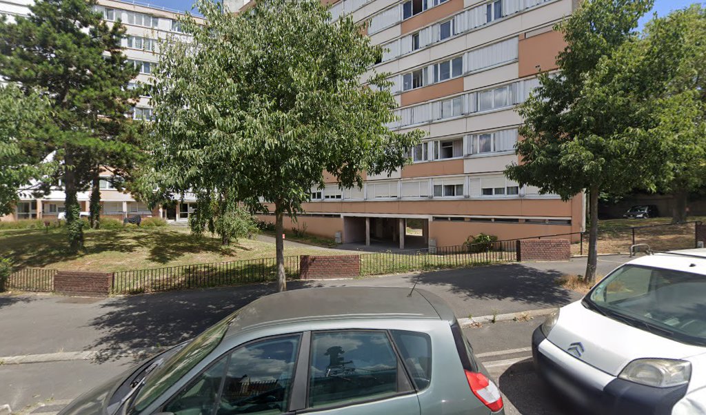Retrouvez toutes les informations de contacts et horaires d&rsquo;ouverture pour La Poste BAGNOLET MALASSIS situé à Bagnolet dans le département Seine-Saint-Denis (93). Pour effectuer envoyer vos colis (colissimo, chronopost, suivi colis), une gestion bancaire (banque postal, French Bank), votre courrier [&hellip;]
