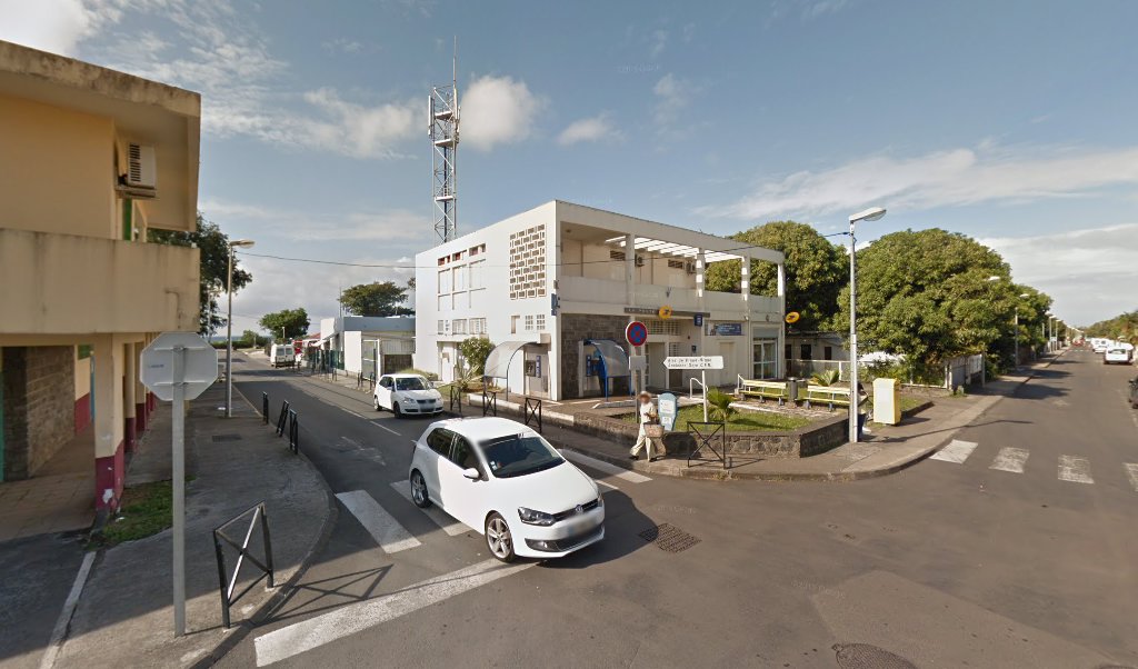 Retrouvez toutes les informations de contacts et horaires d&rsquo;ouverture pour La Poste STE SUZANNE situé à Ste suzanne dans le département La Réunion (97). Pour effectuer envoyer vos colis (colissimo, chronopost, suivi colis), une gestion bancaire (banque postal, French Bank), [&hellip;]