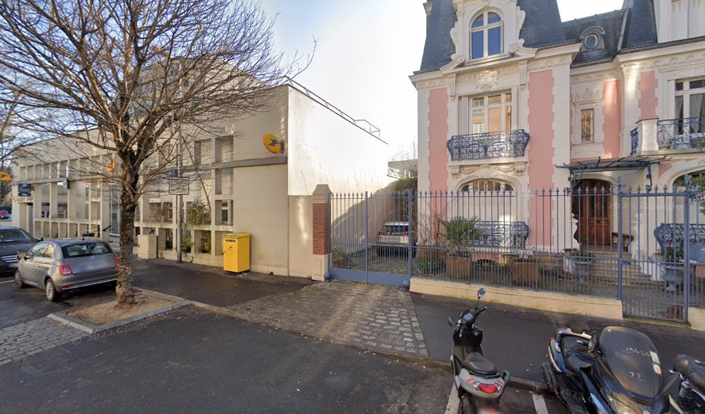 Retrouvez toutes les informations de contacts et horaires d&rsquo;ouverture pour La Poste COLOMBES situé à Colombes dans le département Hauts-de-Seine (92). Pour effectuer envoyer vos colis (colissimo, chronopost, suivi colis), une gestion bancaire (banque postal, French Bank), votre courrier (suivi [&hellip;]