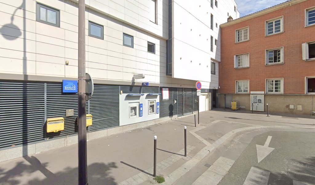 Retrouvez toutes les informations de contacts et horaires d&rsquo;ouverture pour La Poste PARIS JEANNE D&rsquo;ARC situé à Paris dans le département Paris (75). Pour effectuer envoyer vos colis (colissimo, chronopost, suivi colis), une gestion bancaire (banque postal, French Bank), votre [&hellip;]