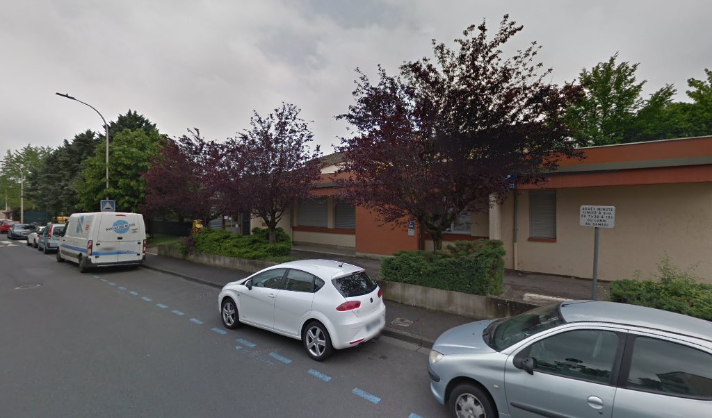 Retrouvez toutes les informations de contacts et horaires d&rsquo;ouverture pour La Poste Espace Clients Pro THIERS PDC1 situé à Thiers dans le département Puy-de-Dôme (63). Pour effectuer envoyer vos colis (colissimo, chronopost, suivi colis), une gestion bancaire (banque postal, French [&hellip;]