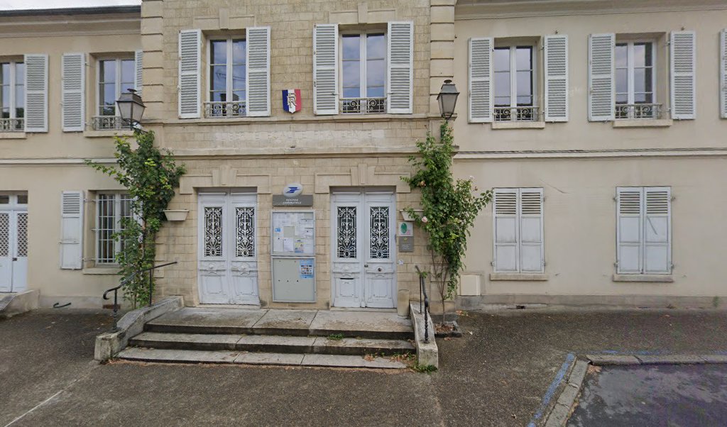 Retrouvez toutes les informations de contacts et horaires d&rsquo;ouverture pour La Poste Agence Communale VALMONDOIS Mairie situé à Valmondois dans le département Val-D&rsquo;Oise (95). Pour effectuer envoyer vos colis (colissimo, chronopost, suivi colis), une gestion bancaire (banque postal, French Bank), [&hellip;]
