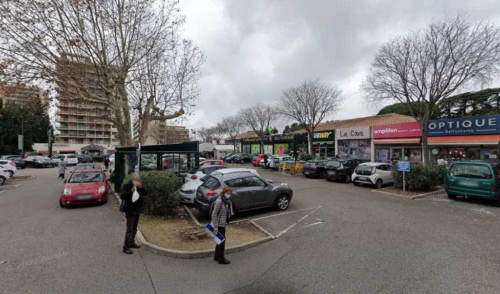 Retrouvez toutes les informations de contacts et horaires d&rsquo;ouverture pour Relais Pickup OPTIQUE BELFONTAINE situé à Marseille dans le département Bouches-du-Rhône (13). Pour effectuer envoyer vos colis (colissimo, chronopost, suivi colis), une gestion bancaire (banque postal, French Bank), votre courrier [&hellip;]