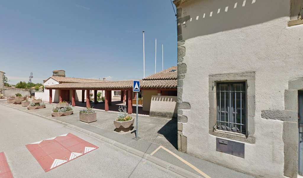 Retrouvez toutes les informations de contacts et horaires d&rsquo;ouverture pour La Poste Agence Communale PEZENS Mairie situé à Pezens dans le département Aude (11). Pour effectuer envoyer vos colis (colissimo, chronopost, suivi colis), une gestion bancaire (banque postal, French Bank), [&hellip;]