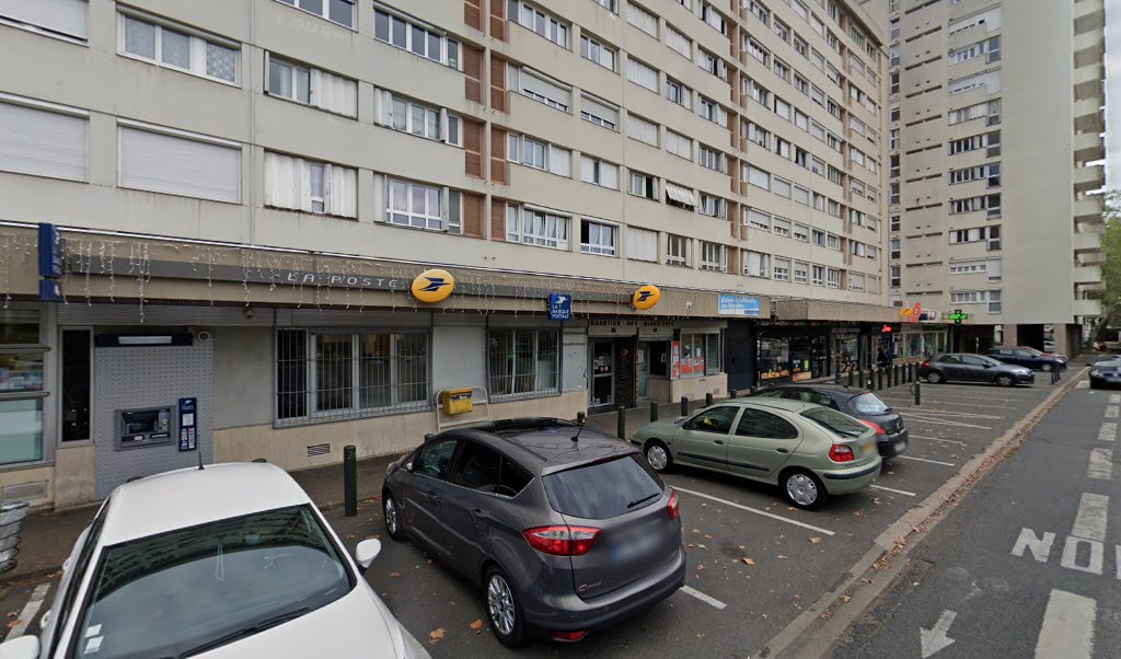 Retrouvez toutes les informations de contacts et horaires d&rsquo;ouverture pour La Poste ORLEANS BLOSSIERES situé à Orleans dans le département Loiret (45). Pour effectuer envoyer vos colis (colissimo, chronopost, suivi colis), une gestion bancaire (banque postal, French Bank), votre courrier [&hellip;]