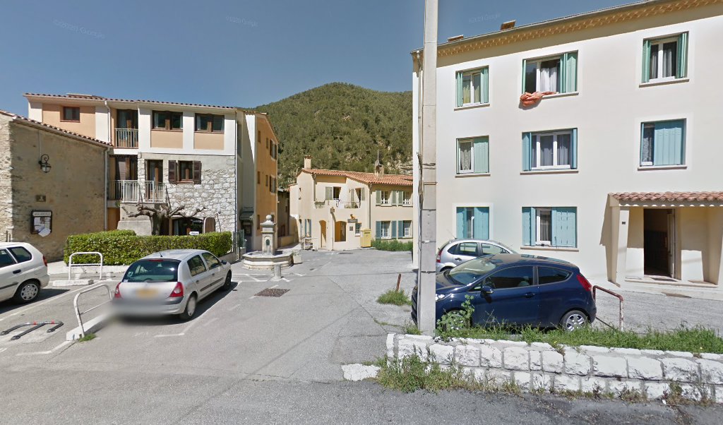 Retrouvez toutes les informations de contacts et horaires d&rsquo;ouverture pour La Poste Agence Communale PEILLON Mairie situé à Peillon dans le département Alpes-Maritimes (06). Pour effectuer envoyer vos colis (colissimo, chronopost, suivi colis), une gestion bancaire (banque postal, French Bank), [&hellip;]