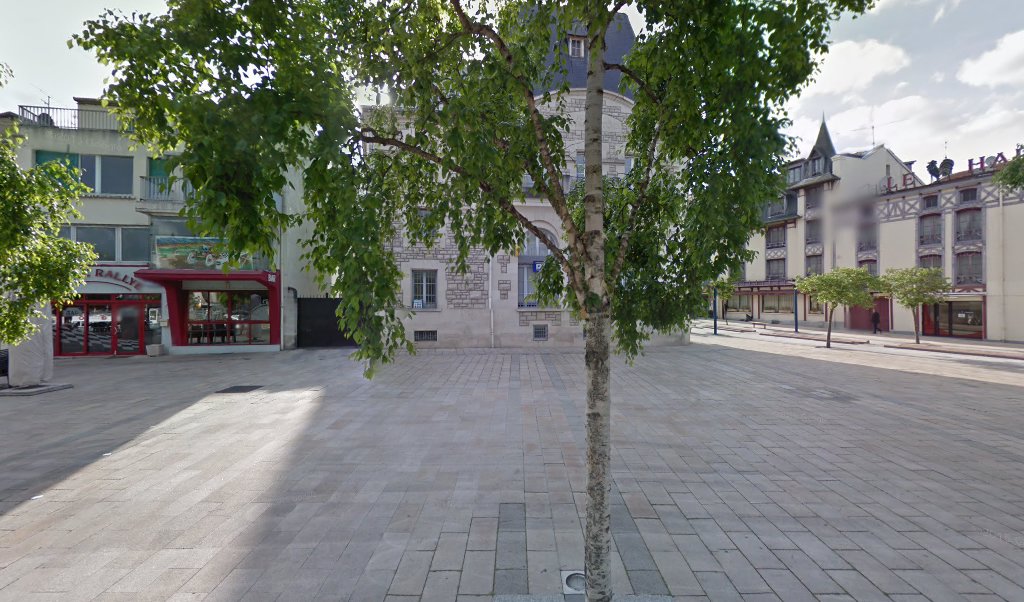 Retrouvez toutes les informations de contacts et horaires d&rsquo;ouverture pour La Poste VERDUN situé à Verdun dans le département Meuse (55). Pour effectuer envoyer vos colis (colissimo, chronopost, suivi colis), une gestion bancaire (banque postal, French Bank), votre courrier (suivi [&hellip;]