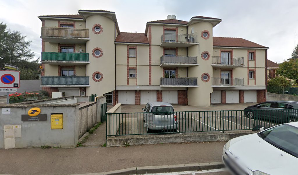 Retrouvez toutes les informations de contacts et horaires d&rsquo;ouverture pour La Poste Agence Communale PARON Mairie situé à Paron dans le département Yonne (89). Pour effectuer envoyer vos colis (colissimo, chronopost, suivi colis), une gestion bancaire (banque postal, French Bank), [&hellip;]
