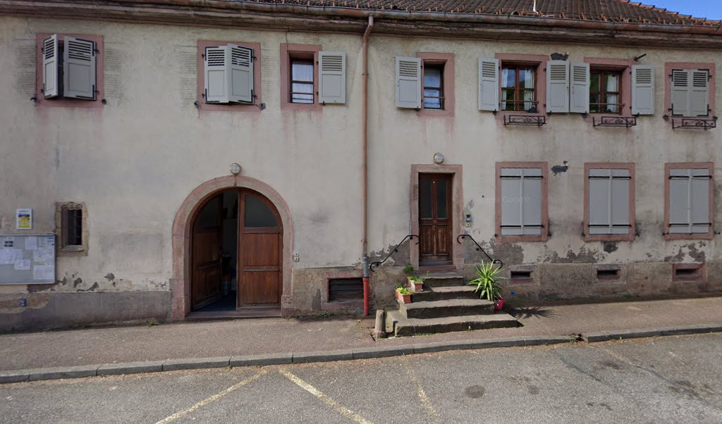 Retrouvez toutes les informations de contacts et horaires d&rsquo;ouverture pour La Poste LAUTENBACH situé à Lautenbach dans le département Haut-Rhin (68). Pour effectuer envoyer vos colis (colissimo, chronopost, suivi colis), une gestion bancaire (banque postal, French Bank), votre courrier (suivi [&hellip;]