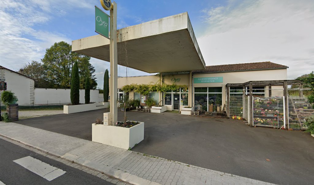 Retrouvez toutes les informations de contacts et horaires d&rsquo;ouverture pour Relais Pickup OYA FLEURS situé à Villebois lavalette dans le département Charente (16). Pour effectuer envoyer vos colis (colissimo, chronopost, suivi colis), une gestion bancaire (banque postal, French Bank), votre [&hellip;]